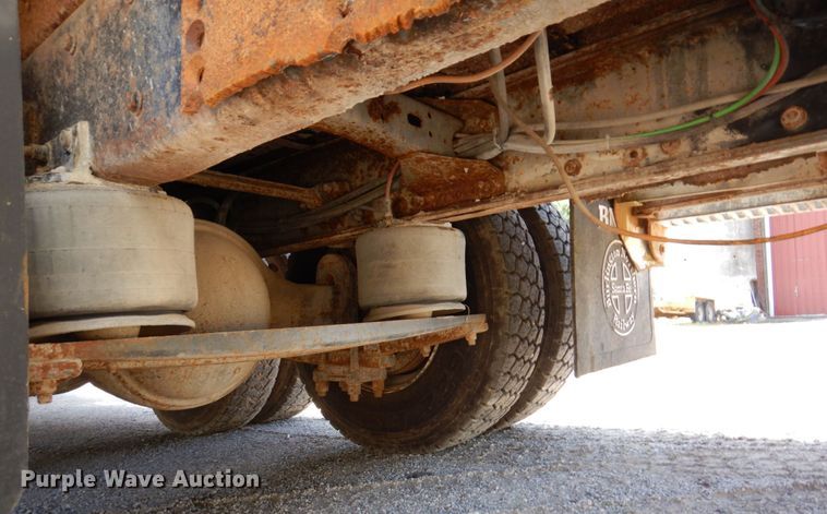 image for item KR9302 2005 Freightliner Business Class M2  crane truck