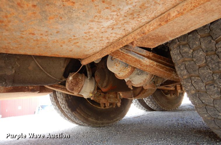 image for item KR9302 2005 Freightliner Business Class M2  crane truck