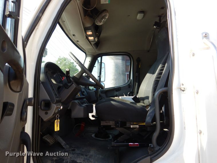 image for item KR9302 2005 Freightliner Business Class M2  crane truck