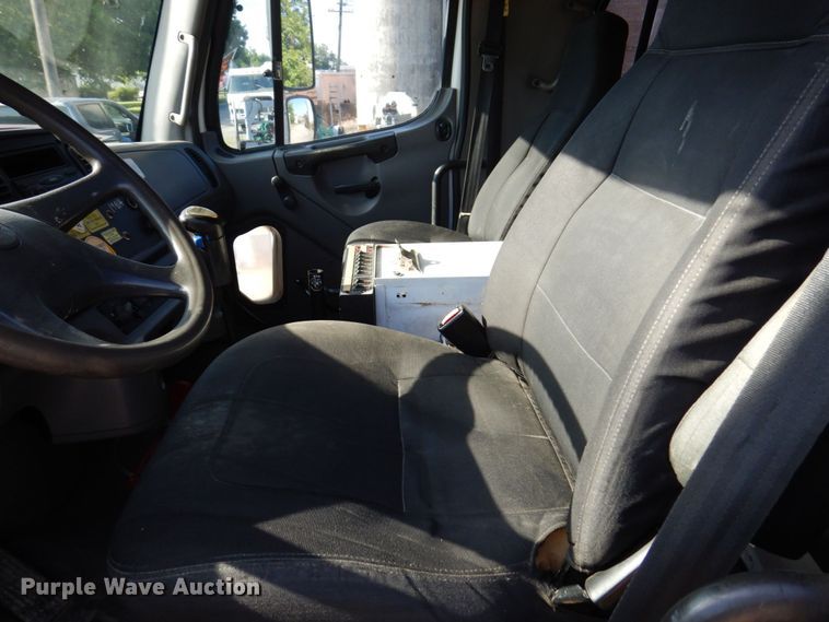 image for item KR9302 2005 Freightliner Business Class M2  crane truck