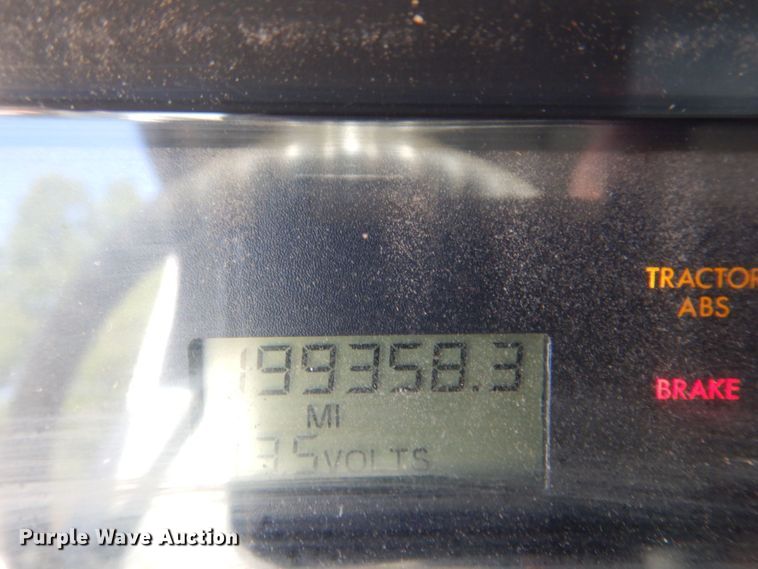 image for item KR9302 2005 Freightliner Business Class M2  crane truck