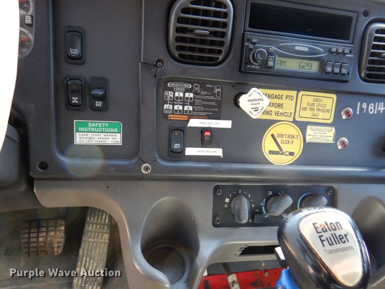 image for item KR9302 2005 Freightliner Business Class M2  crane truck