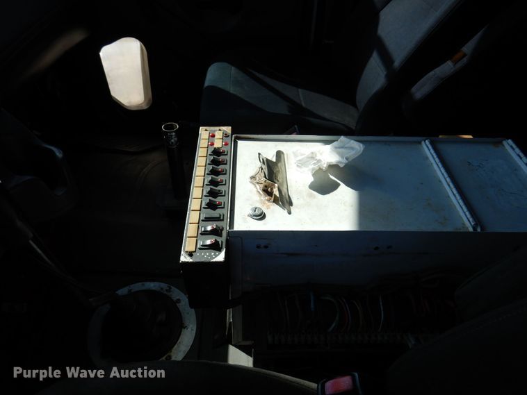 image for item KR9302 2005 Freightliner Business Class M2  crane truck