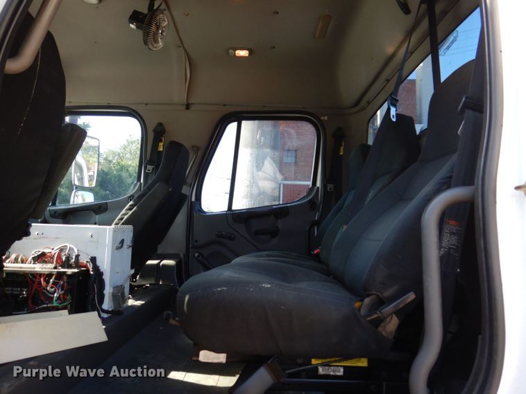 image for item KR9302 2005 Freightliner Business Class M2  crane truck