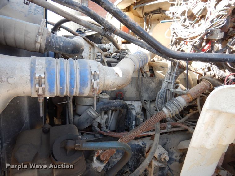 image for item KR9302 2005 Freightliner Business Class M2  crane truck