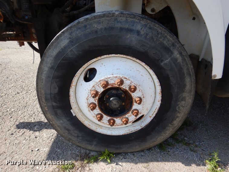 image for item KR9302 2005 Freightliner Business Class M2  crane truck