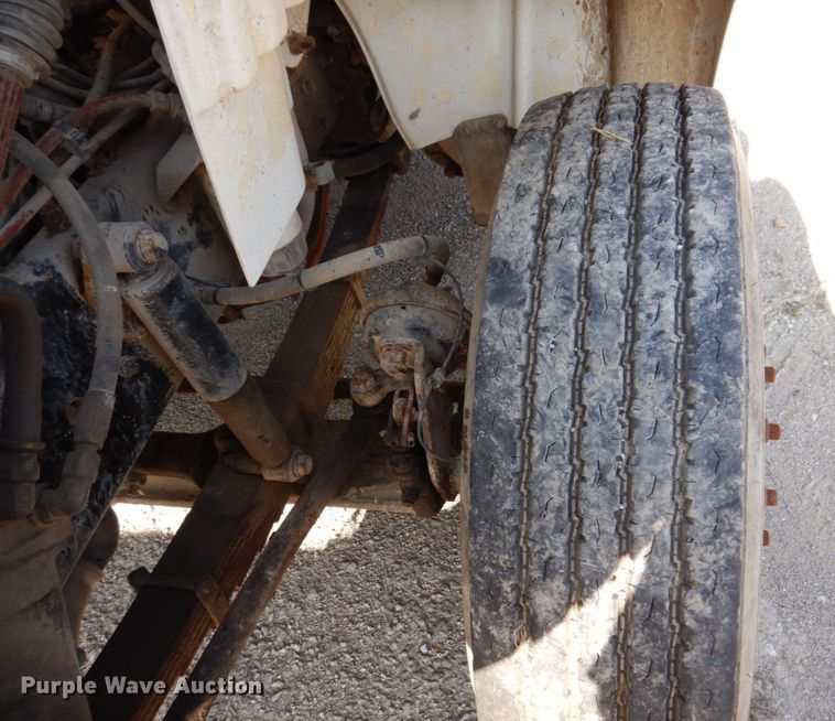 image for item KR9302 2005 Freightliner Business Class M2  crane truck