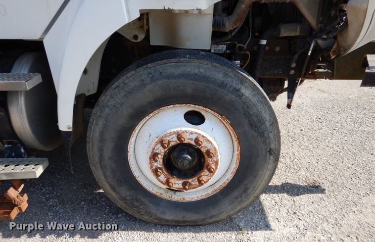 image for item KR9302 2005 Freightliner Business Class M2  crane truck