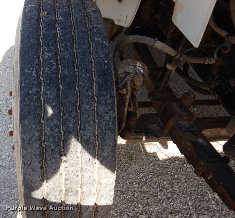 image for item KR9302 2005 Freightliner Business Class M2  crane truck