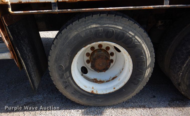 image for item KR9302 2005 Freightliner Business Class M2  crane truck