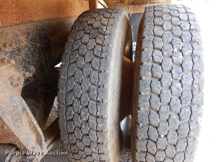 image for item KR9302 2005 Freightliner Business Class M2  crane truck