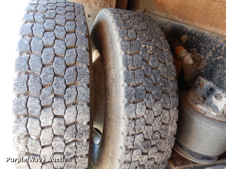 image for item KR9302 2005 Freightliner Business Class M2  crane truck