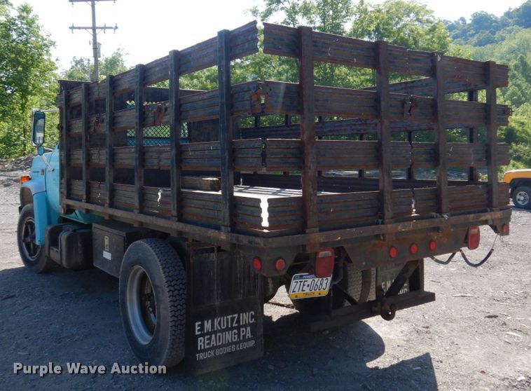 image for item KR9305 1983 GMC C6000  dump flatbed truck