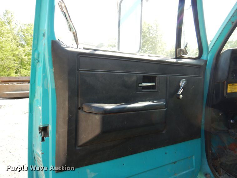 image for item KR9305 1983 GMC C6000  dump flatbed truck