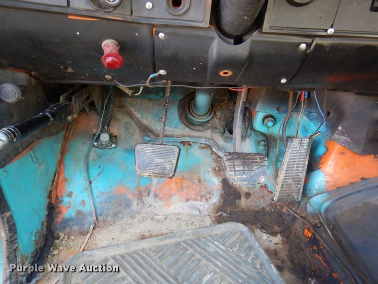 image for item KR9305 1983 GMC C6000  dump flatbed truck