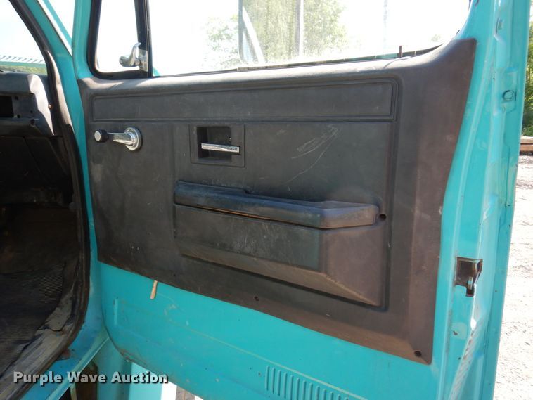 image for item KR9305 1983 GMC C6000  dump flatbed truck