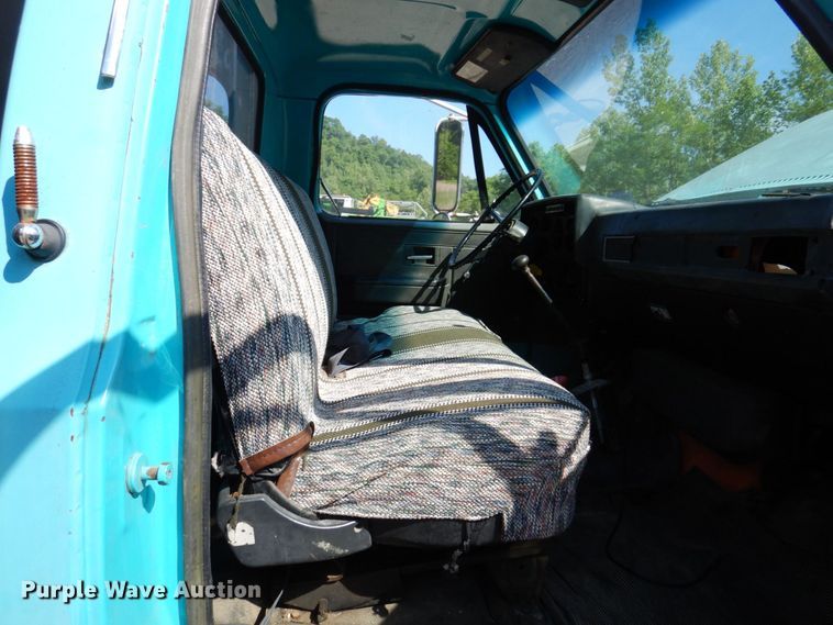 image for item KR9305 1983 GMC C6000  dump flatbed truck