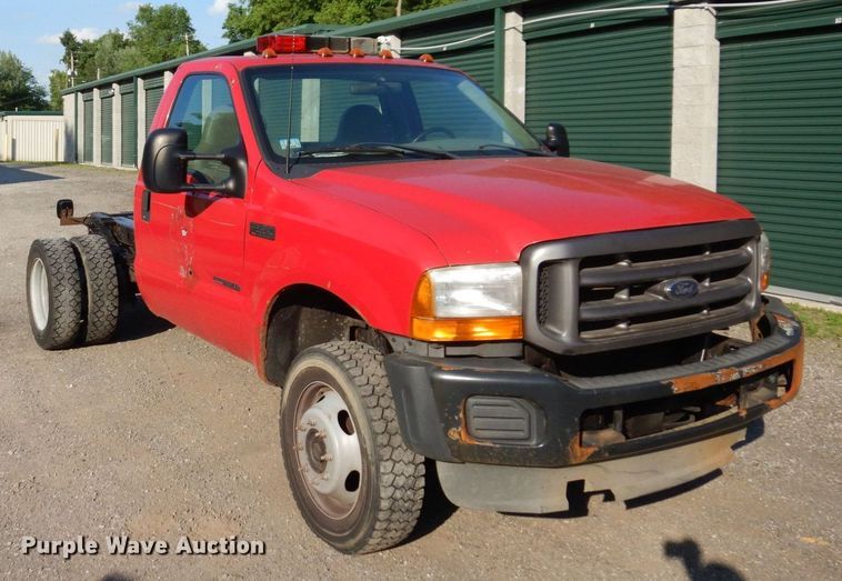 image for item KR9309 2000 Ford F550 Super Duty XL  truck cab and chassis