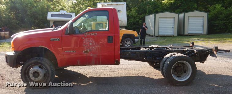 image for item KR9309 2000 Ford F550 Super Duty XL  truck cab and chassis