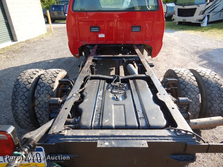 image for item KR9309 2000 Ford F550 Super Duty XL  truck cab and chassis