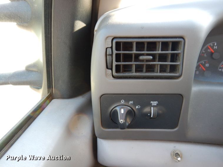 image for item KR9309 2000 Ford F550 Super Duty XL  truck cab and chassis