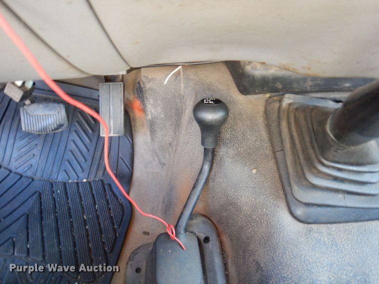 image for item KR9309 2000 Ford F550 Super Duty XL  truck cab and chassis