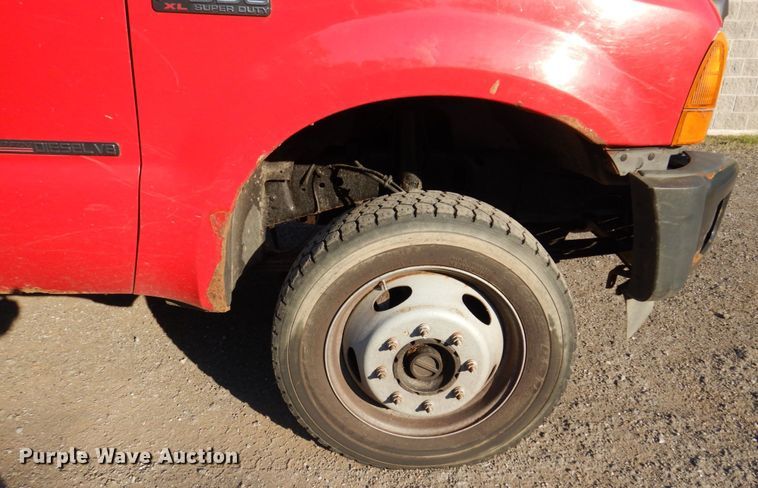 image for item KR9309 2000 Ford F550 Super Duty XL  truck cab and chassis