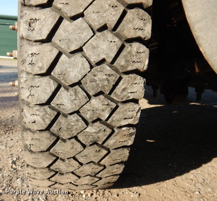 image for item KR9309 2000 Ford F550 Super Duty XL  truck cab and chassis