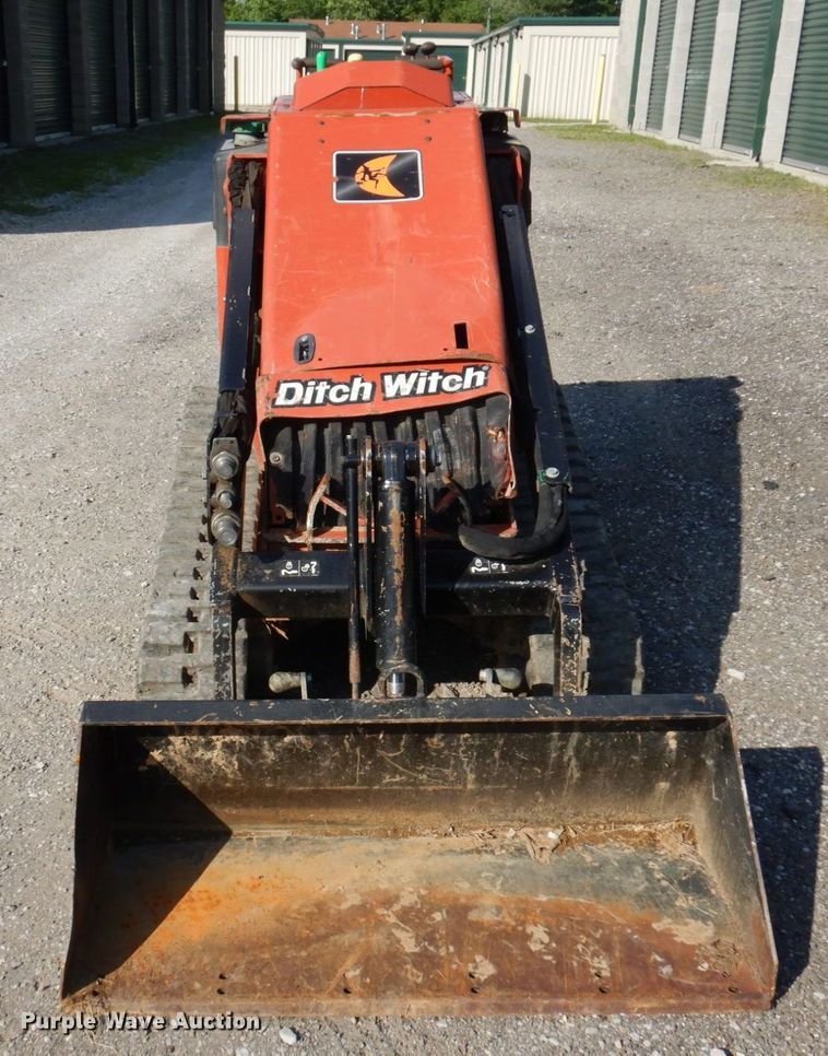 image for item KR9311 2018 Ditch Witch SK1050  compact utility loader