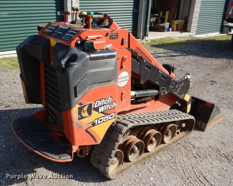 image for item KR9311 2018 Ditch Witch SK1050  compact utility loader