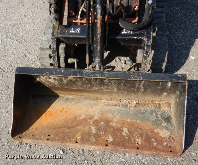 image for item KR9311 2018 Ditch Witch SK1050  compact utility loader