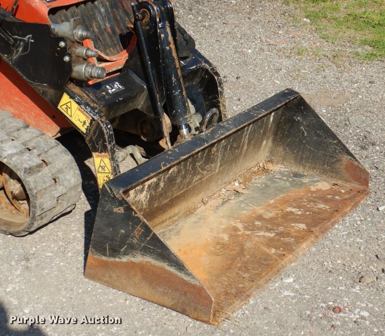 image for item KR9311 2018 Ditch Witch SK1050  compact utility loader
