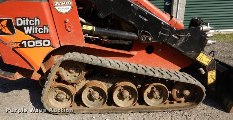 image for item KR9311 2018 Ditch Witch SK1050  compact utility loader