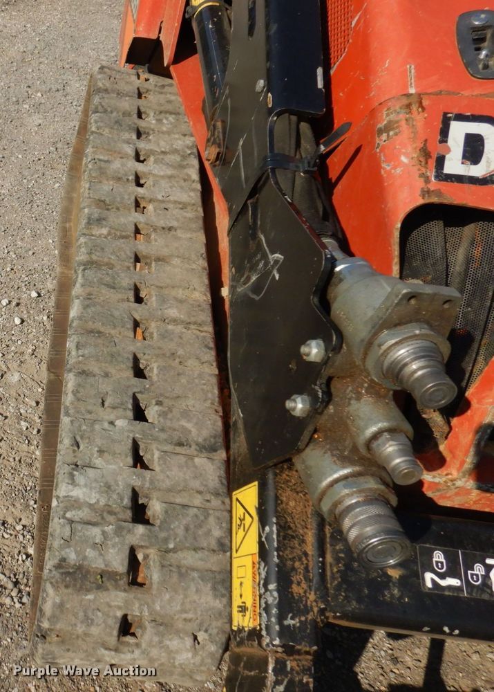 image for item KR9311 2018 Ditch Witch SK1050  compact utility loader