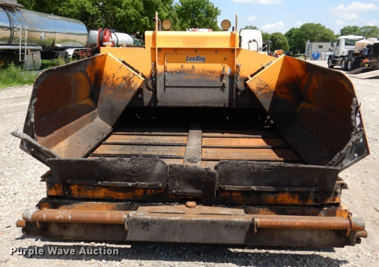 image for item KR9314 2016 LeeBoy 8500D  paver