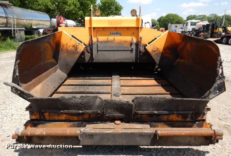 image for item KR9314 2016 LeeBoy 8500D  paver