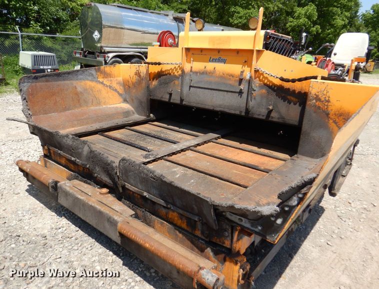 image for item KR9314 2016 LeeBoy 8500D  paver