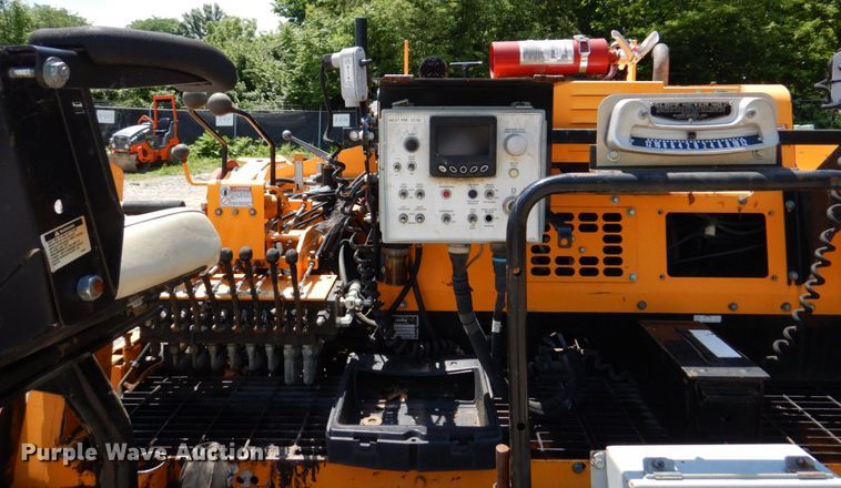 image for item KR9314 2016 LeeBoy 8500D  paver