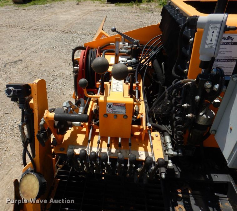 image for item KR9314 2016 LeeBoy 8500D  paver