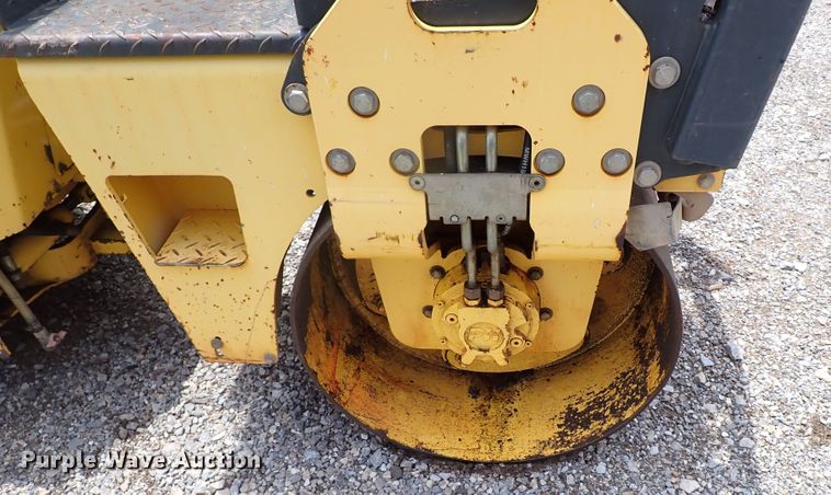 image for item LU9026 2004 Bomag BW100AD-3  double drum vibratory roller