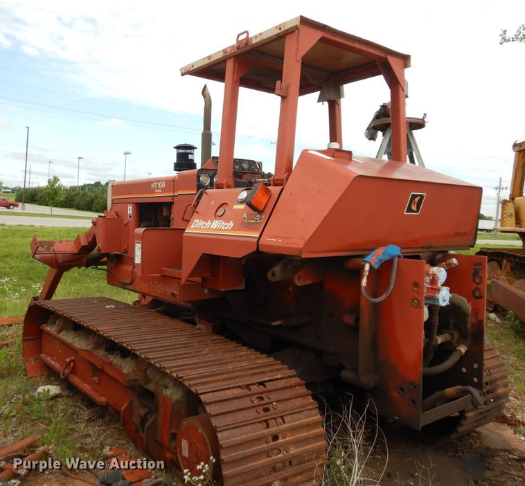 image for item MD9173 1990 Ditch Witch HT100  cable plow