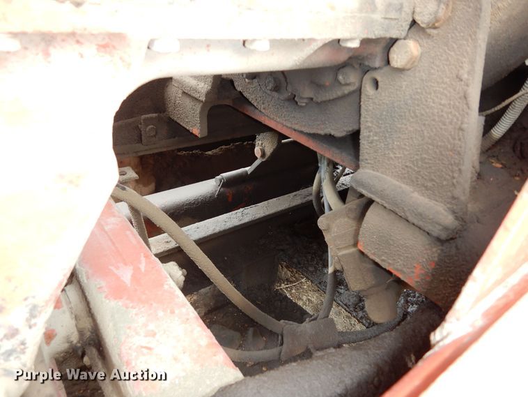 image for item MD9173 1990 Ditch Witch HT100  cable plow