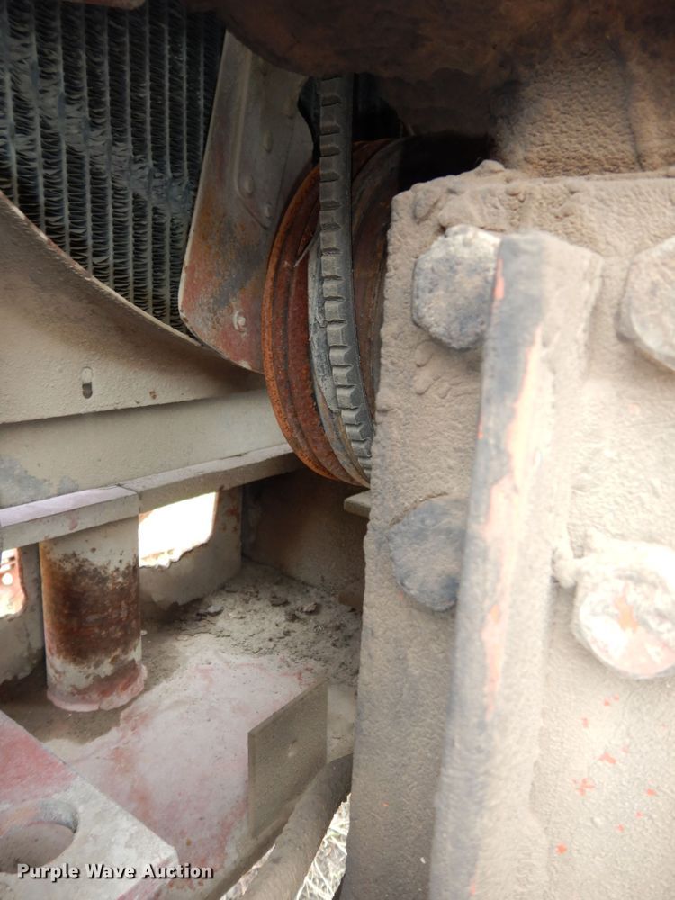 image for item MD9173 1990 Ditch Witch HT100  cable plow