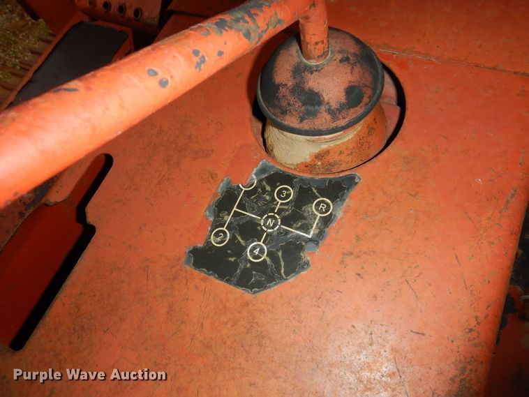 image for item MD9173 1990 Ditch Witch HT100  cable plow