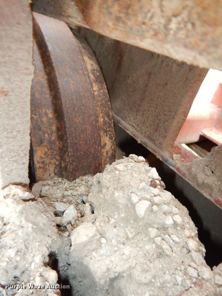 image for item MD9173 1990 Ditch Witch HT100  cable plow