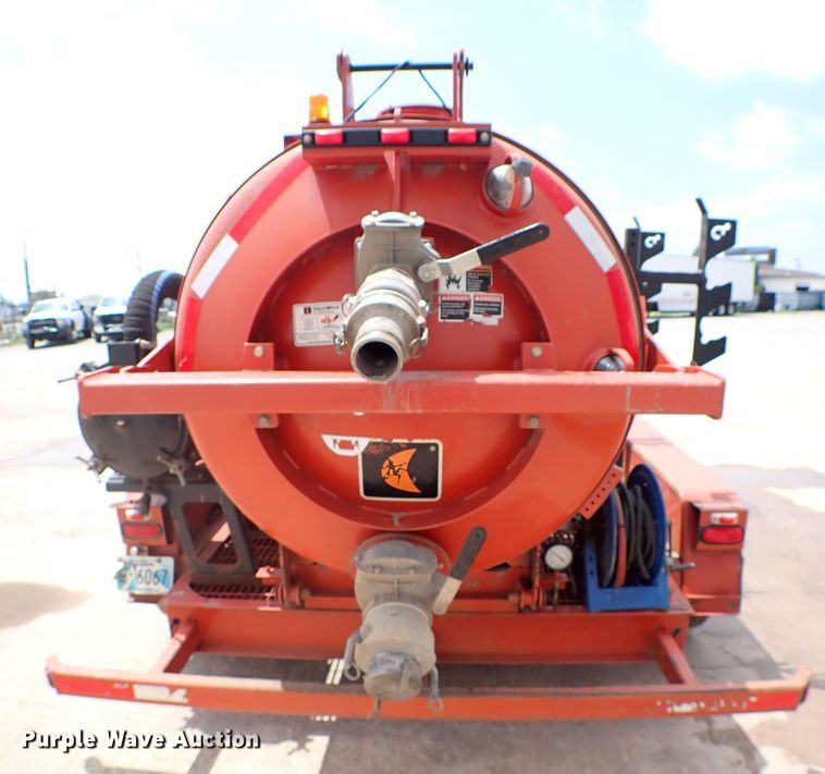 image for item MF9341 2014 Ditch Witch FX30  vacuum excavator