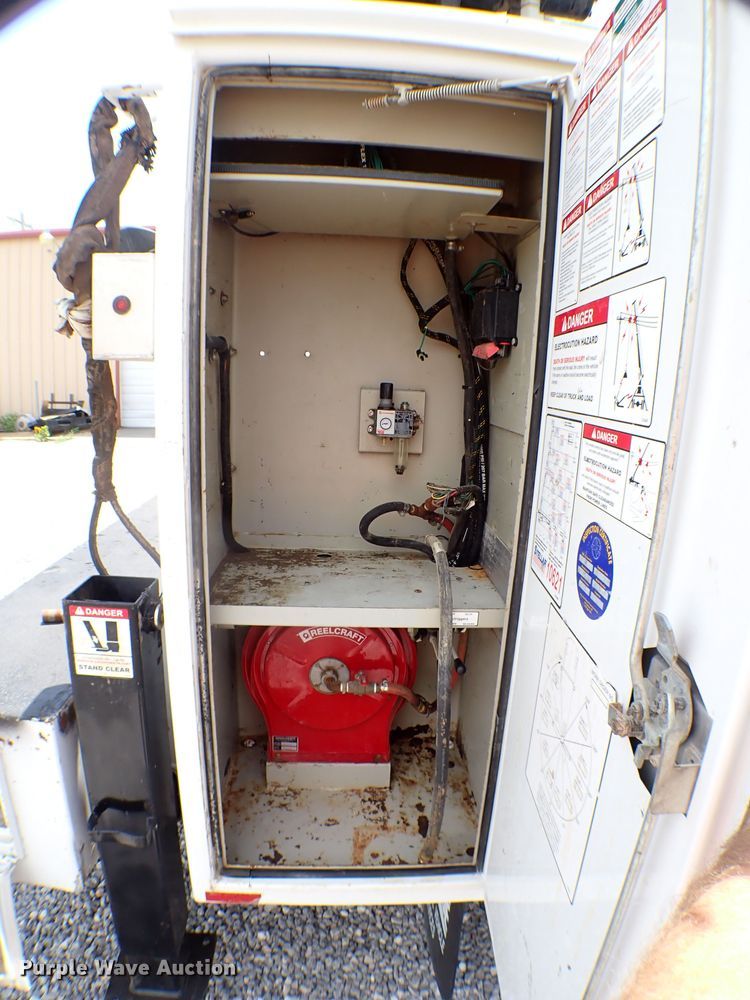 image for item MF9348 2012 Ford F750  crane truck