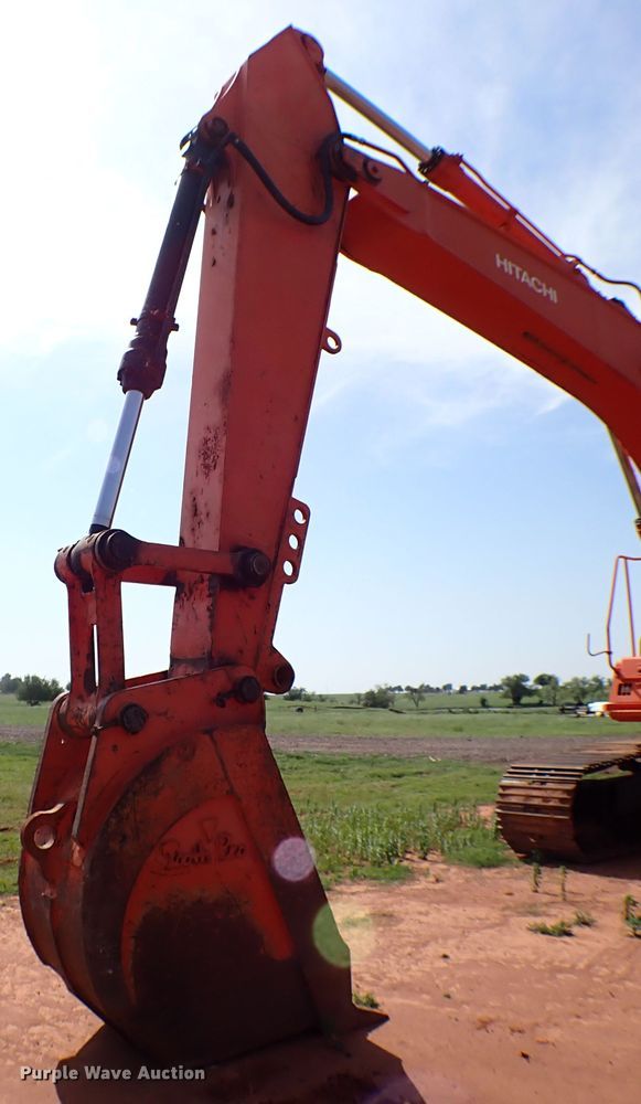 image for item MF9353 2005 Hitachi ZX330LC  excavator