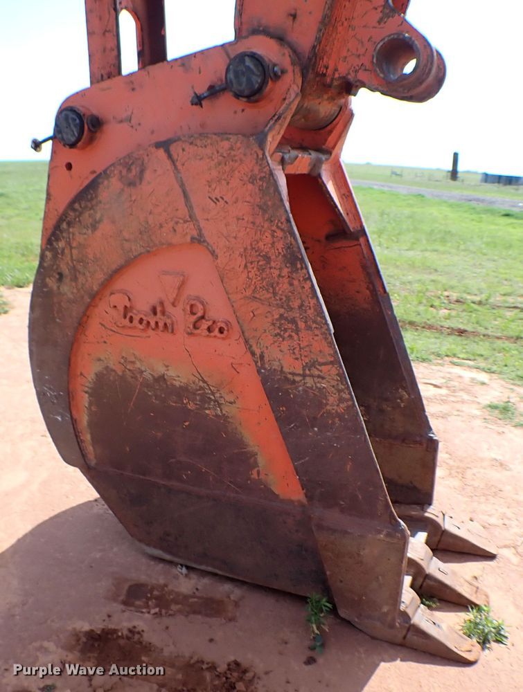 image for item MF9353 2005 Hitachi ZX330LC  excavator