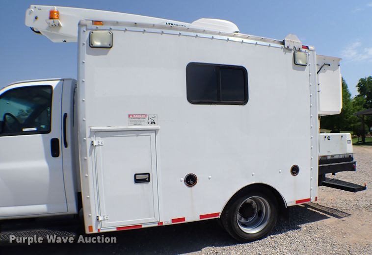 image for item MF9450 2008 Chevrolet C4500  fiber optic splicing truck